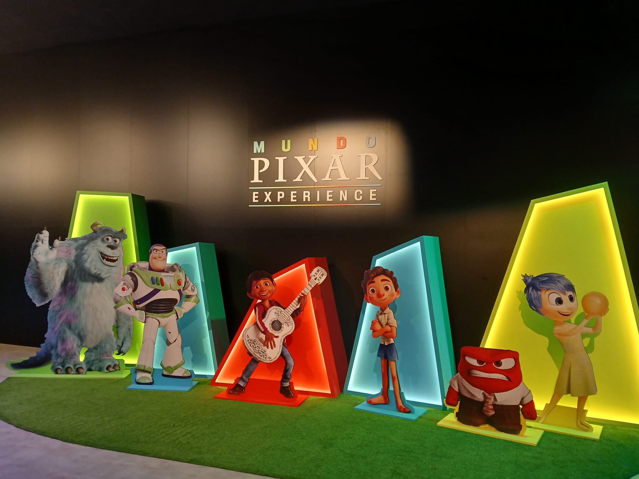 mundo pixar Bruselas entrada